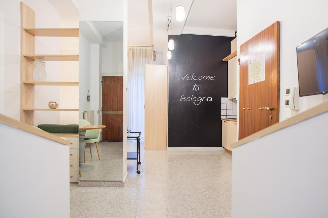 8- Tourist House Bologna - Light House - Self Check-Inアパートメント エクステリア 写真